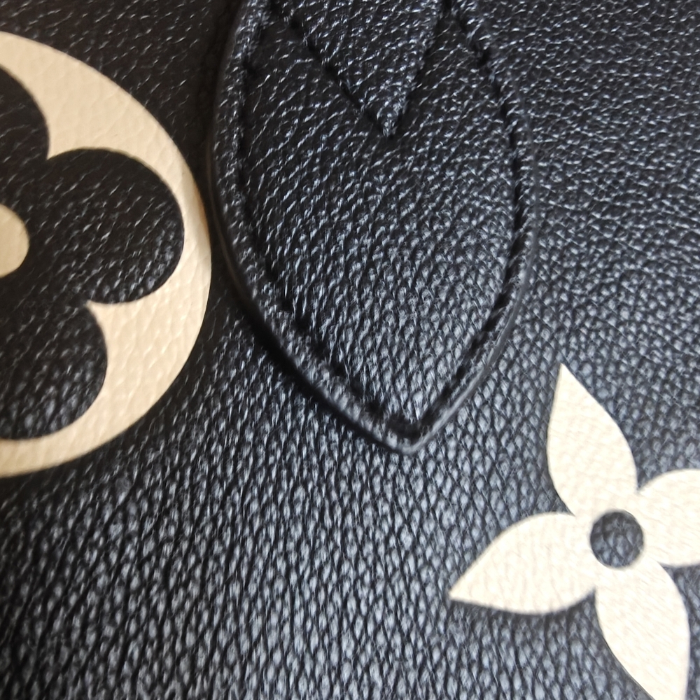 For Steph.......Classy FASHION Tote. New - Picture 8 of 14